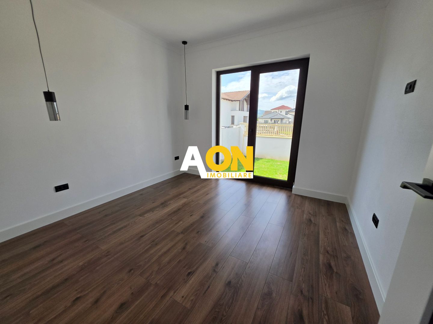 Casă Individuală de Vânzare, 4 Camere, 500mp Teren, Zona Alba Micești - Poză 11