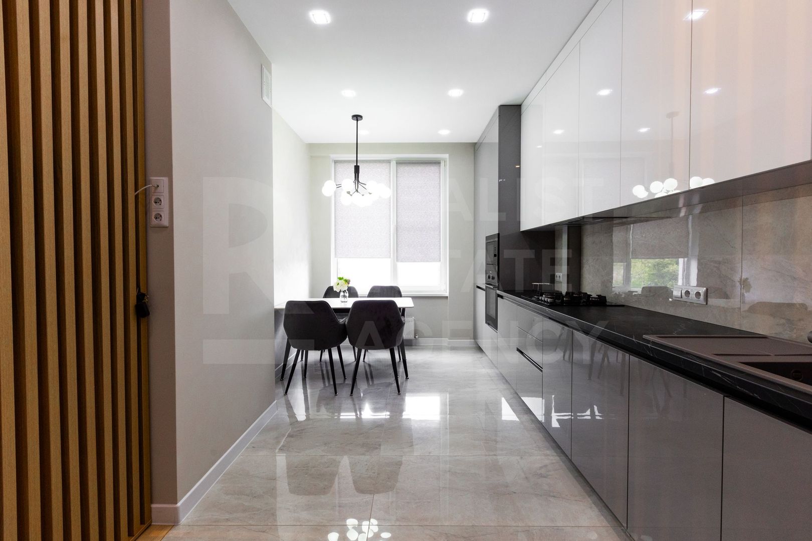 Chirie, 2 odăi + living, str. Avram Iancu, Centru - Poză 10