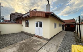 Casa individuala } Orlat | 250 mp Teren | Terasa inchisa - Poză 1