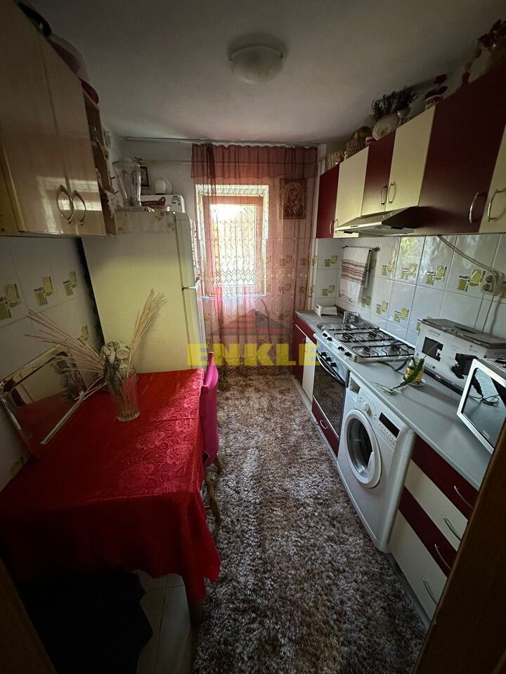 De vânzare apartament cu 2 camere, etaj 2 , zona Stadion - Poză 7