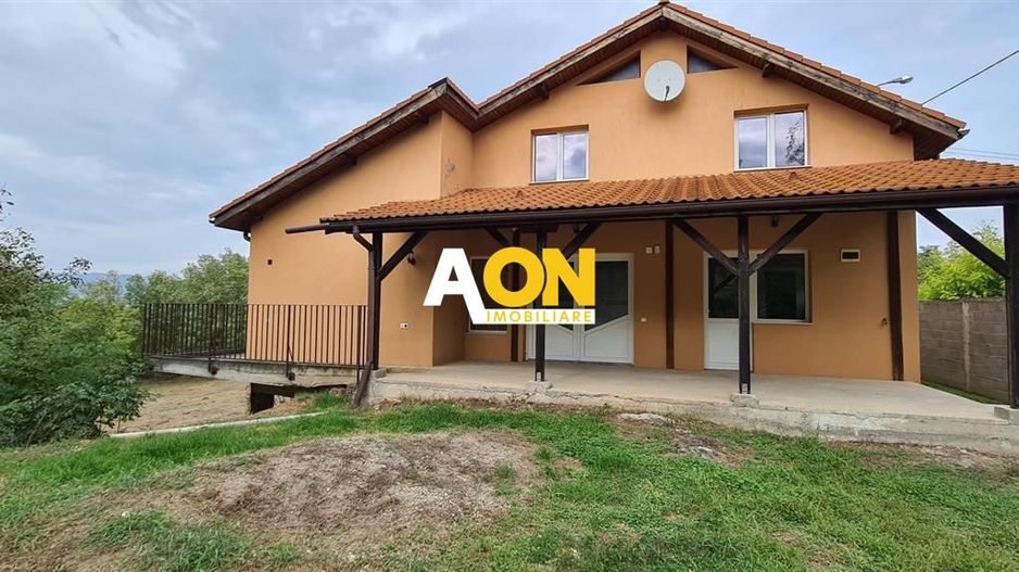 De vanzare casa 4 camere 1392 mp teren in Oarda de Sus - Poză 1