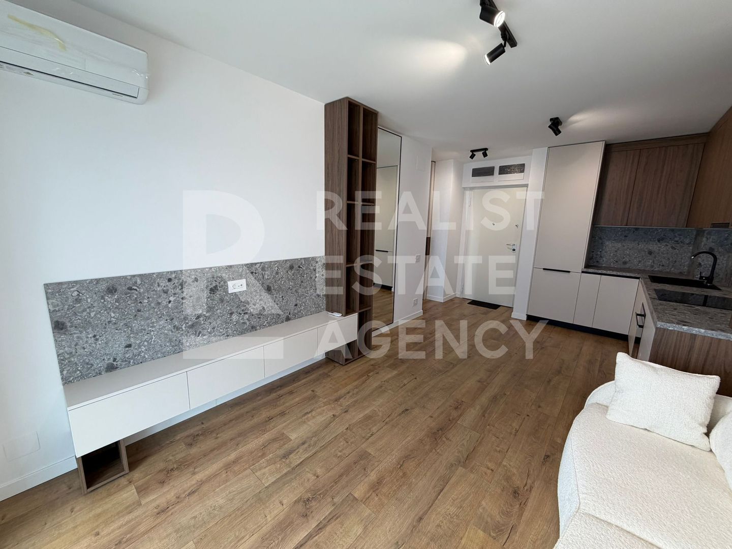 Studio dublu de vânzare în complexul PrimaVista - Poză 8