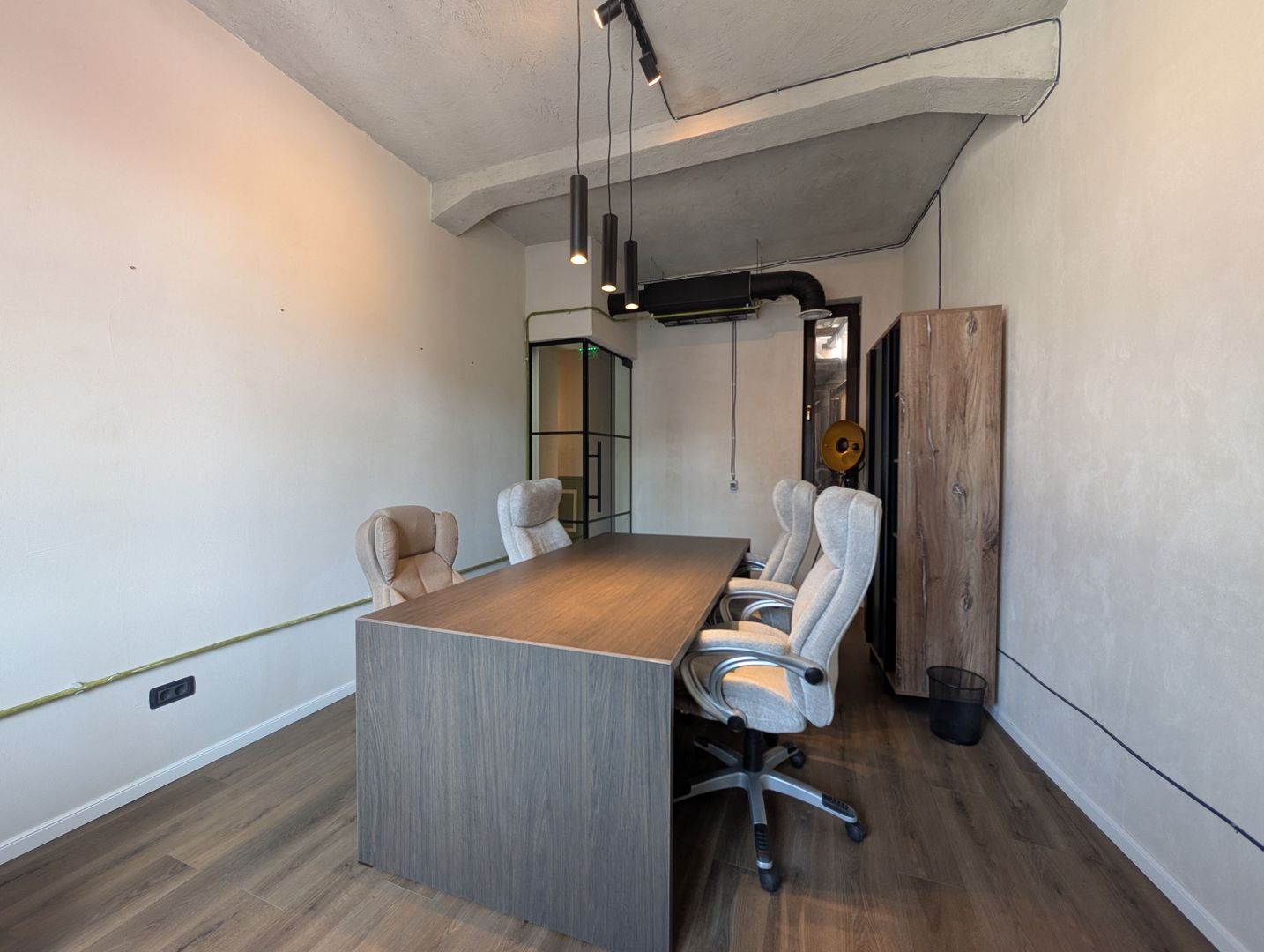 Coworking modern în zona Cișmigiu – 3 birouri de închiriat - Poză 49
