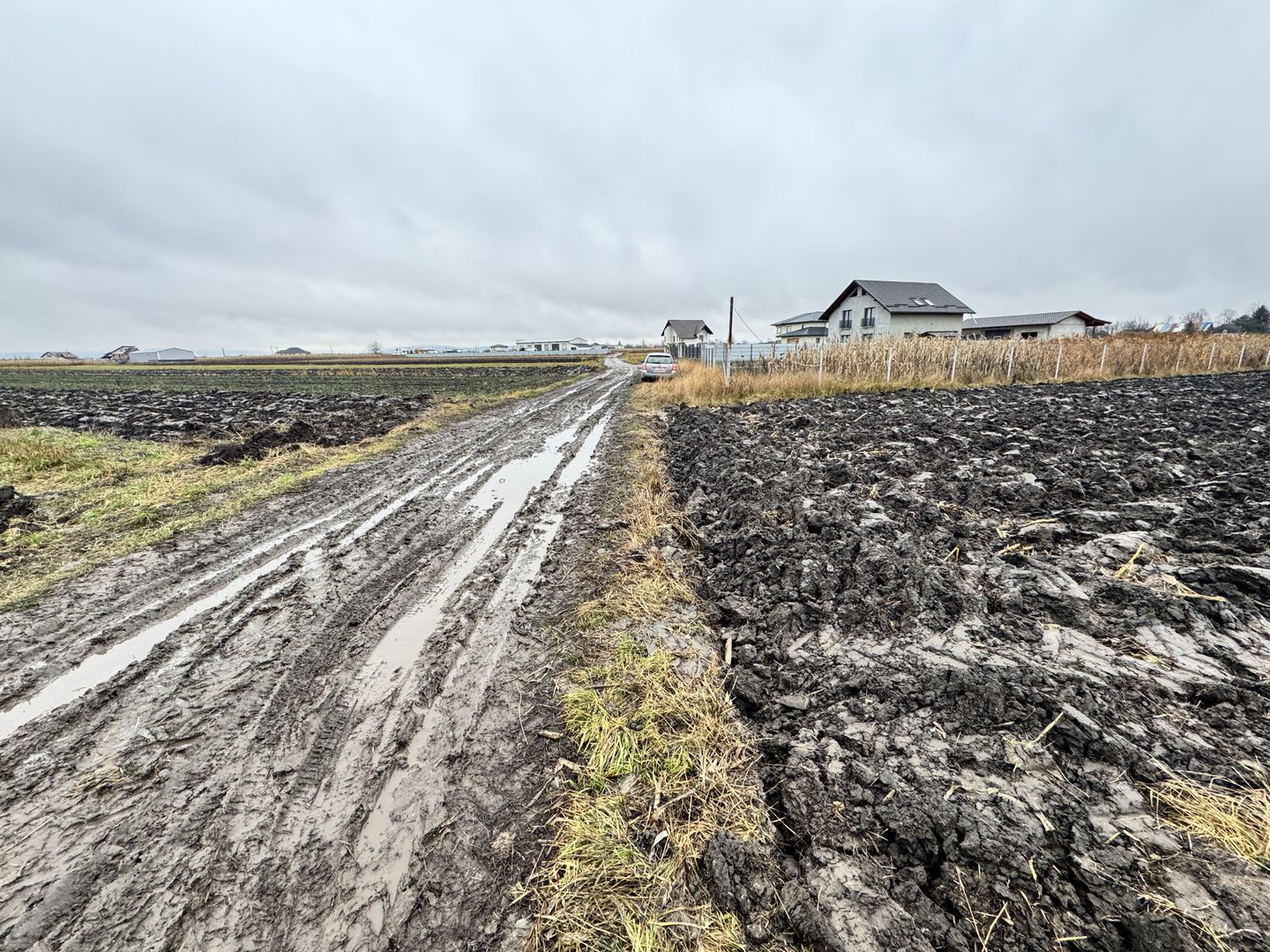 Teren 24 Ari | Horodnic de Sus | Front 15 m - Poză 1