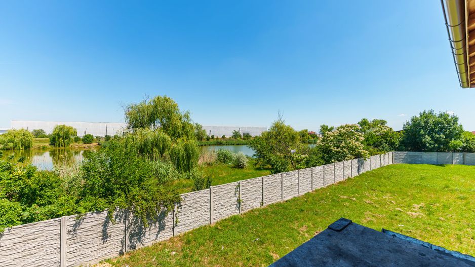 Vilă cu arhitectură modernă în Săcălaz - Poză 32