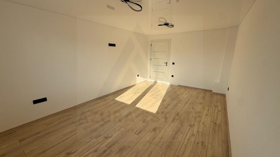 Casa moderna constructie noua 195 mp utili si 100 mp curte Sura Mare - Poză 8