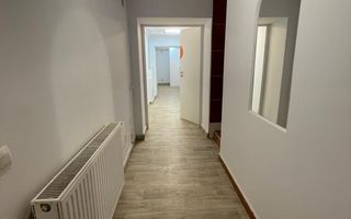 Spatiu comercial cu vad bun de inchiriat in zona centrală! - Poză 13