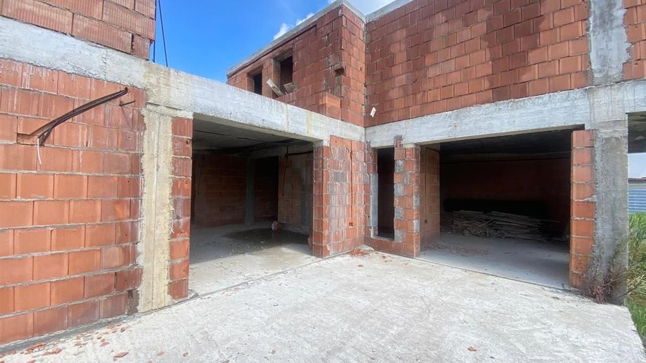 Sacalaz casa la rosu - Poză 1