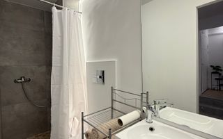 Apartament 2 camere, Ultracentral, ideal pentru locuit sau investitie - Poză 6