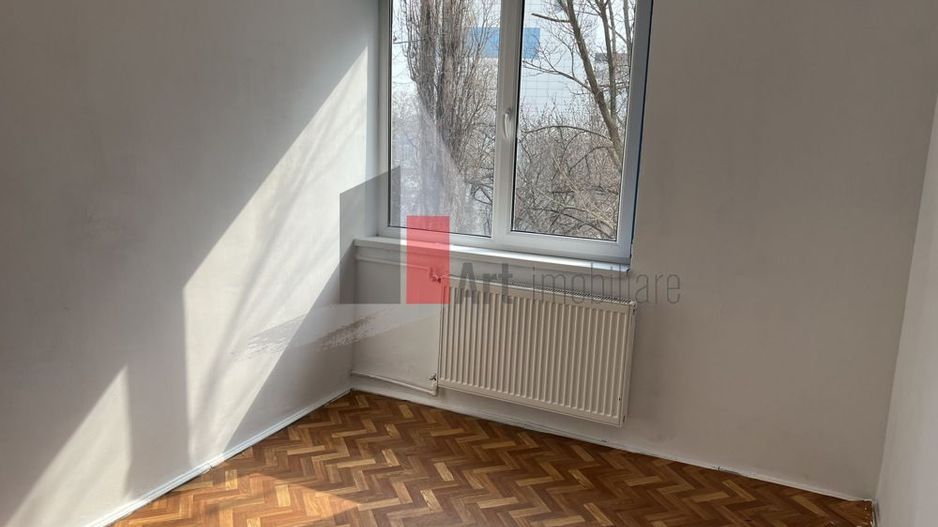 Apartament ultracentral 3 camere - Poză 2