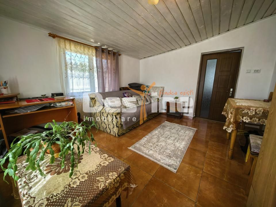 Casă 4 camere și 720 mp teren + beci și anexe - Poză 13