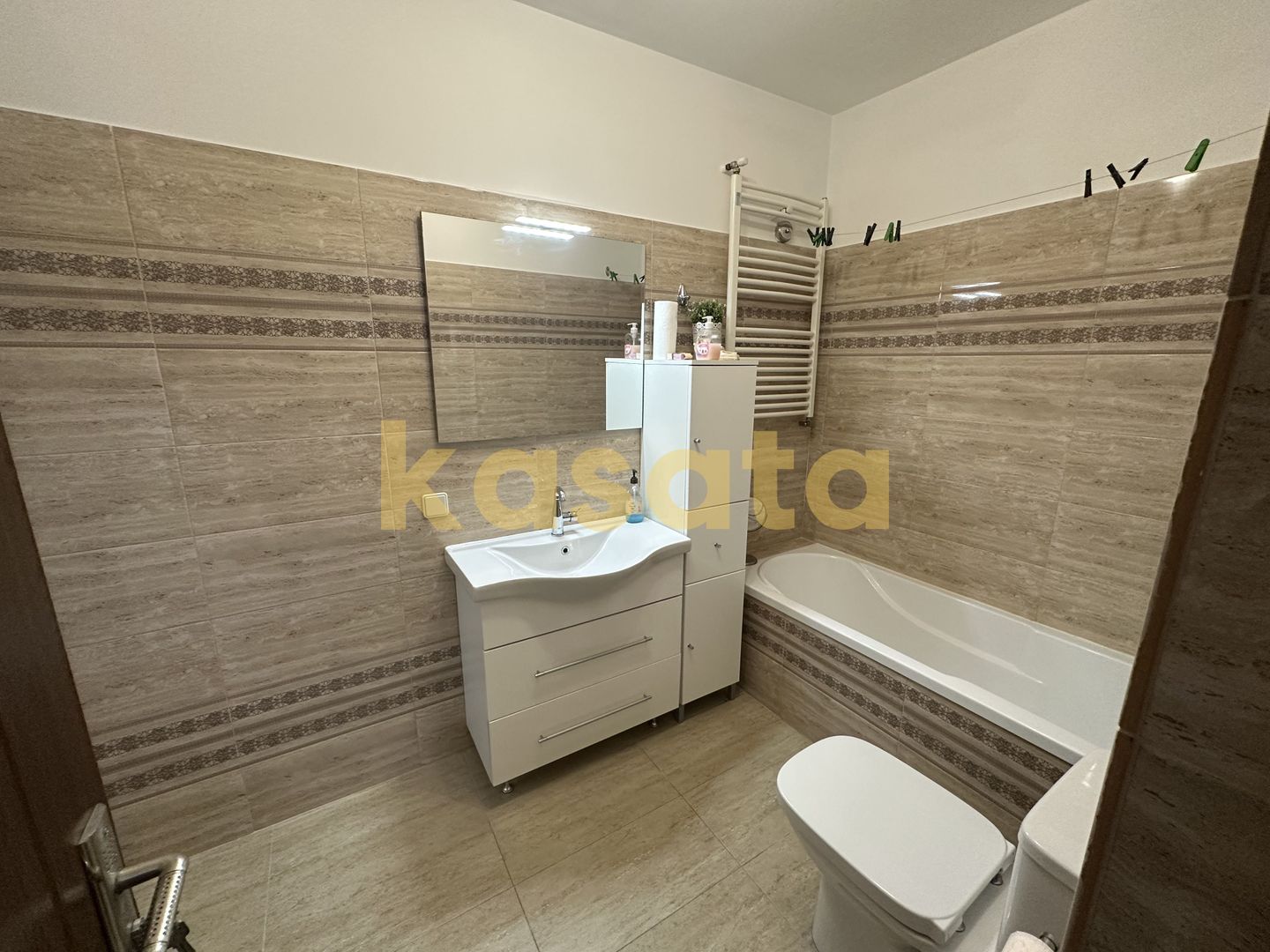 Casă 3 Camere de Vanzare | Curte | Renovată | Magazie - Poză 3