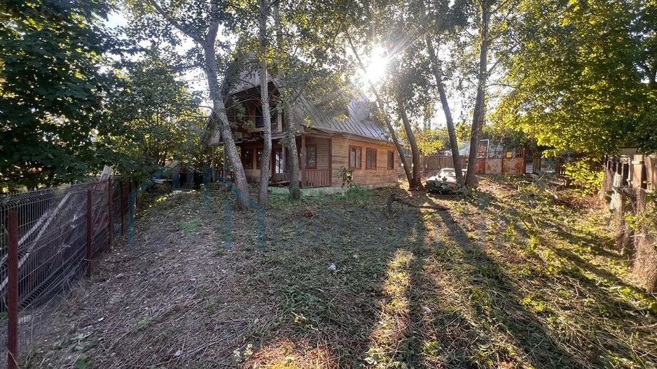 Teren 500 mp cu cabană în Paun - Poză 5