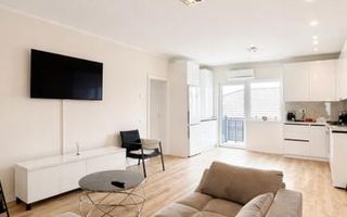 Apartament 3 camere Giroc cu terasa si 2 balcoane - Poză 2