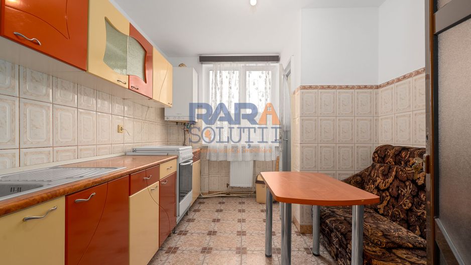 Apartament 3 camere, decomandat, mobilat - Poză 3