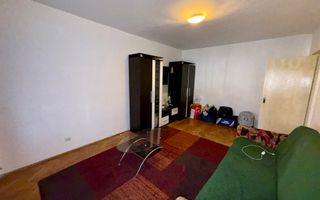 De vanzare apartament 3 camere, etaj 1, Cetate - Poză 2