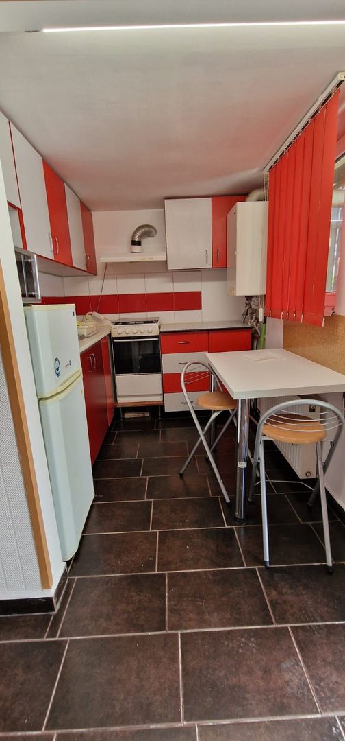 Apartament renovat cu o camera pe 2 nivele | Curte | Parcare | Grigorescu - Poză 13