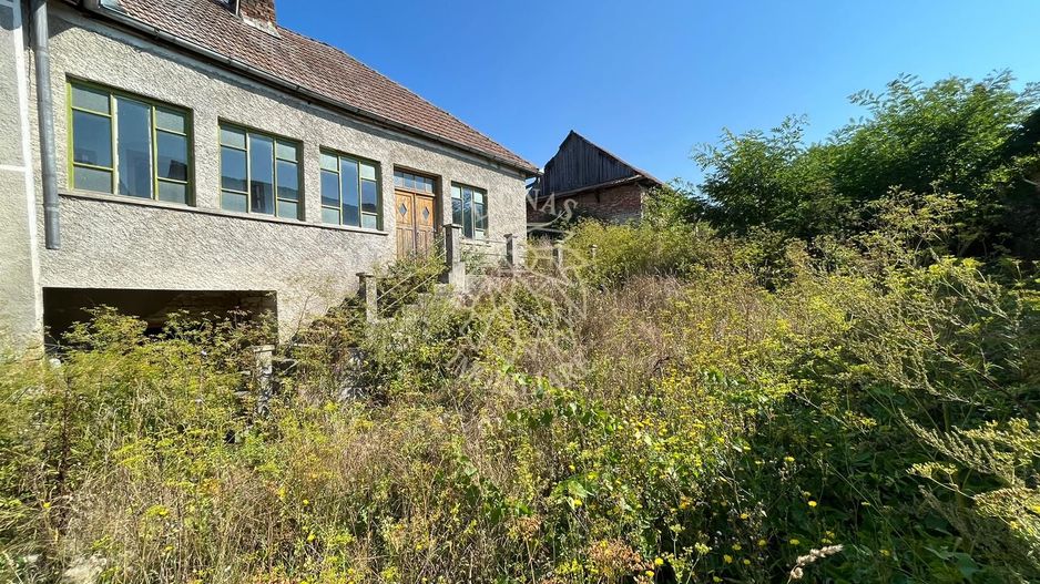 Teren intravilan 1800 mp cu constructie casa-Chinteni - Poză 1