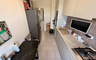 Confort și Eleganță: Apartament 3 Camere în Inima Sectorului 4 - Poză 7