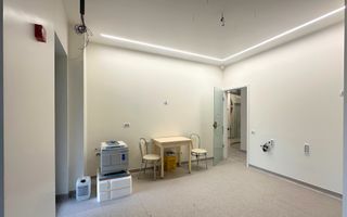 De vânzare Centru Medical Multifuncțional 196 mp zona Coresi - Poză 8