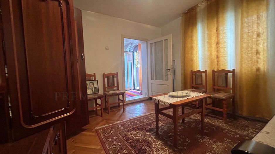 Casă batraneasca+ teren 999 mp intravilan în Oituz - Poză 4