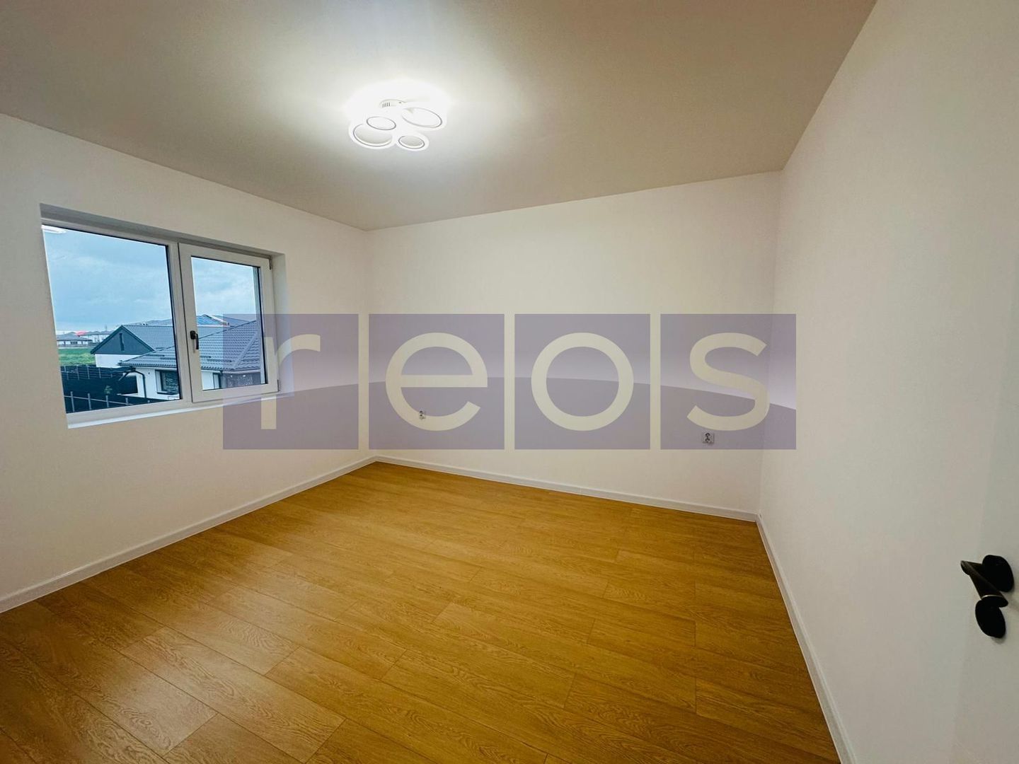 VILA DE VANZAR | BUFTEA | 4 CAMERE - Poză 7