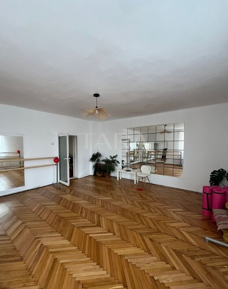 Apartament spațios 6 camere în casă, Andrei Mureșanu - Poză 1