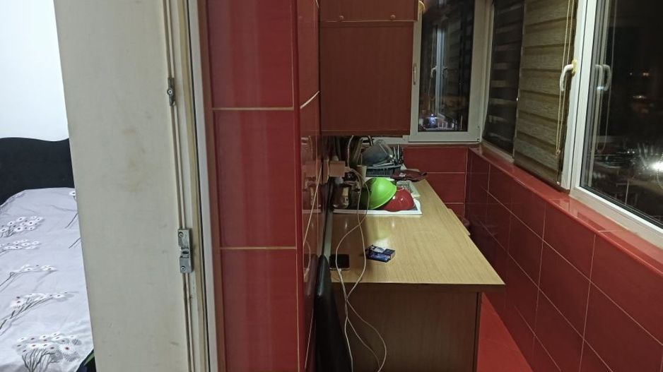 Vand apartament 2 camere decomandat - Poză 3