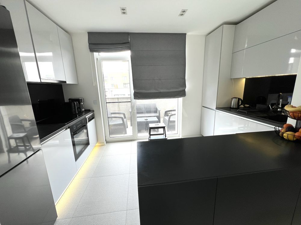 Penthouse modern, 120 mp, 60 mp terase, 2 parcari, Iulius Mall. - Poză 2