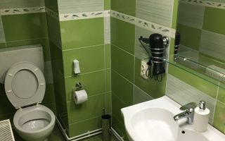 Apartament renovat, 2 camere cu terasa,, zona Constituției - Poză 15