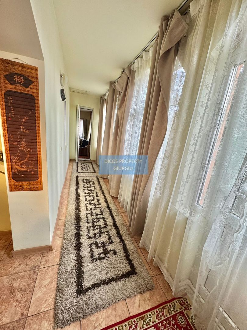 De vânzare casă cu 4 camere, garaj - Poză 10