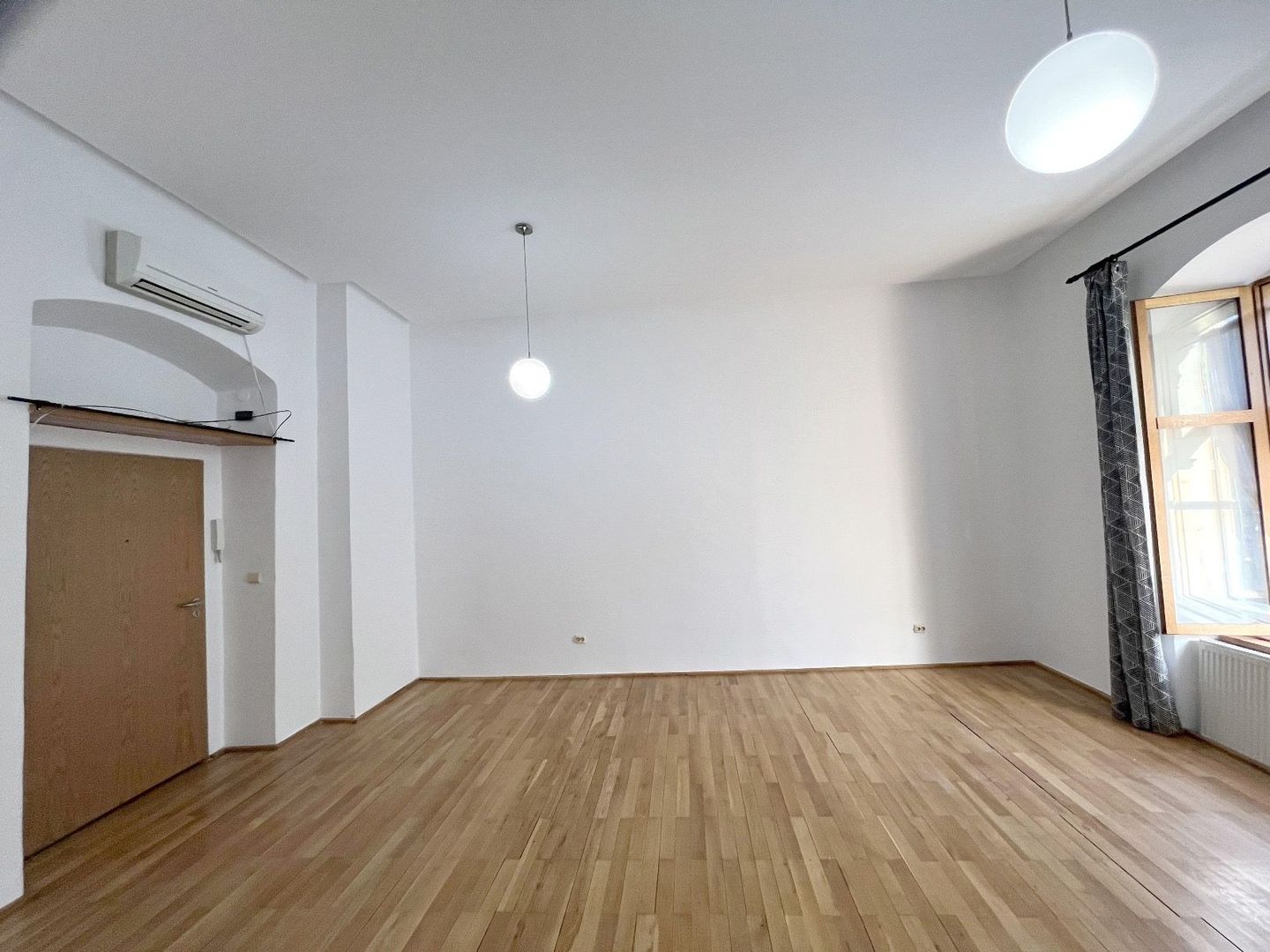 apartament 2 camere zona Unirii - Poză 1