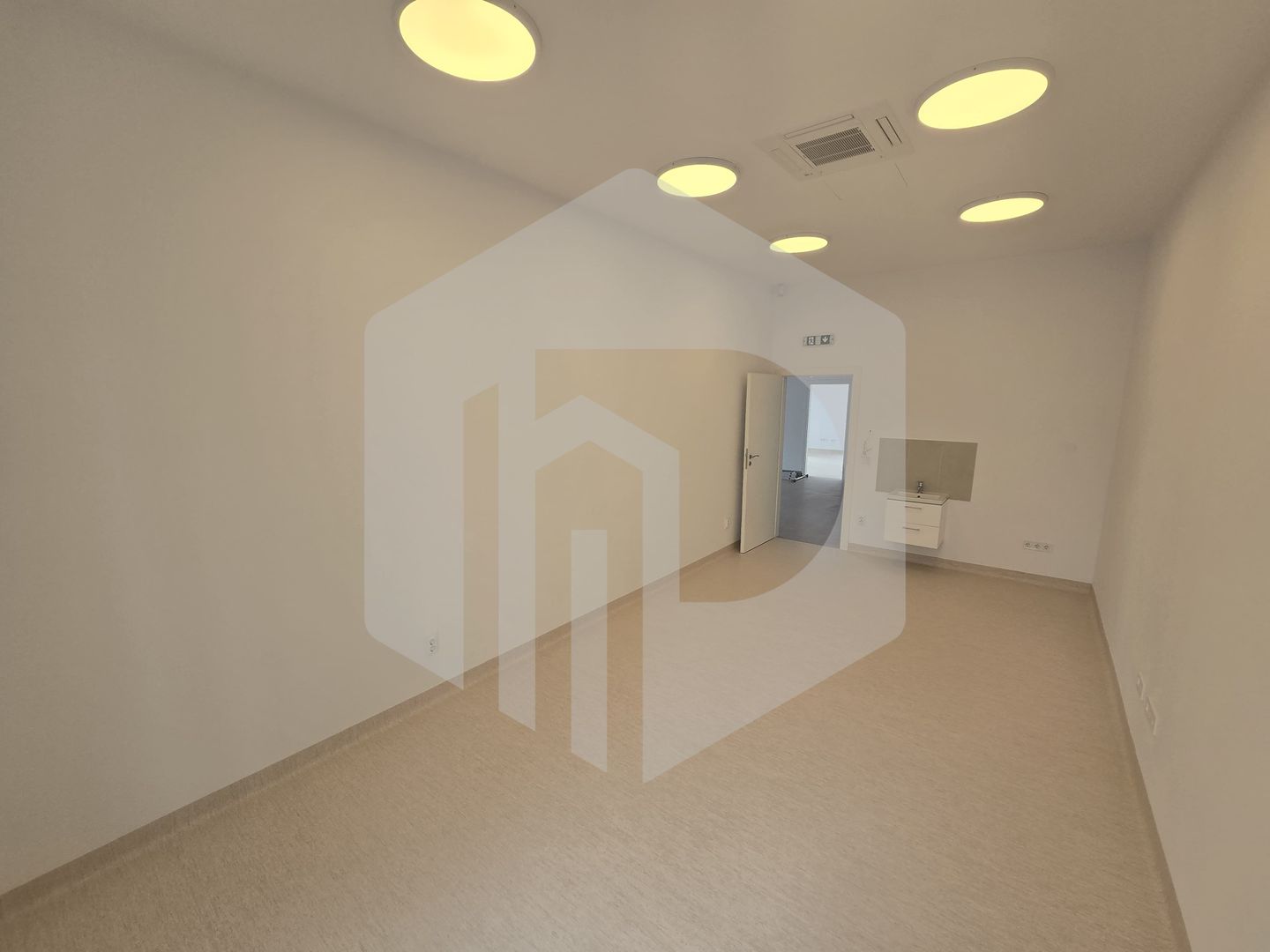 Spatiu comercial 125 mp 6 locuri parcare Doamna Stanca - Poză 3