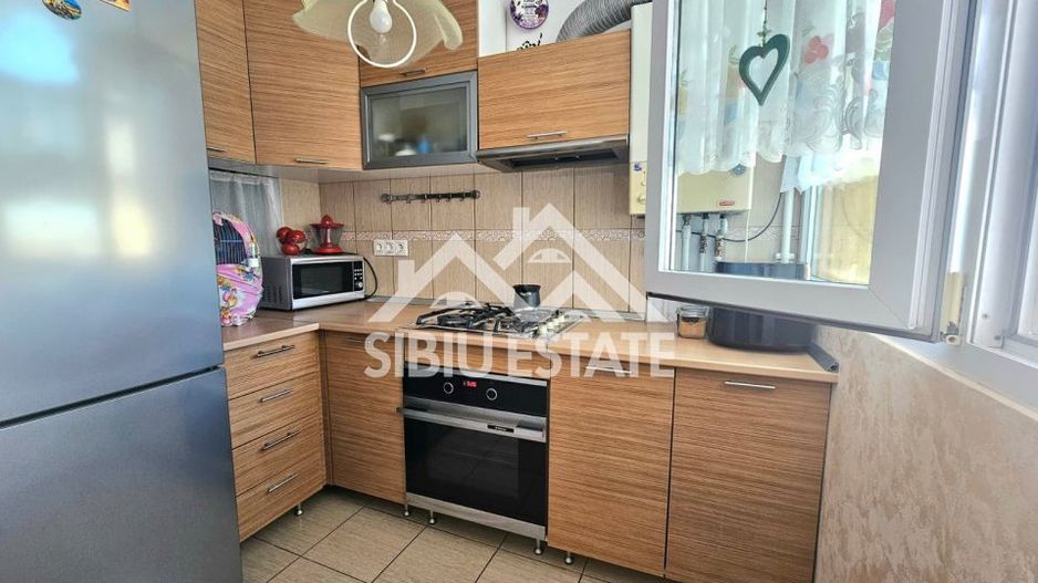 Apartament 3 camere In Sibiu, strada Siretului - Poză 3