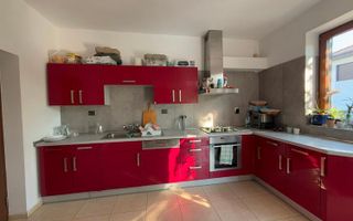 Casa spatioasa,perfecta pentru locuit sau investitie - Poză 13