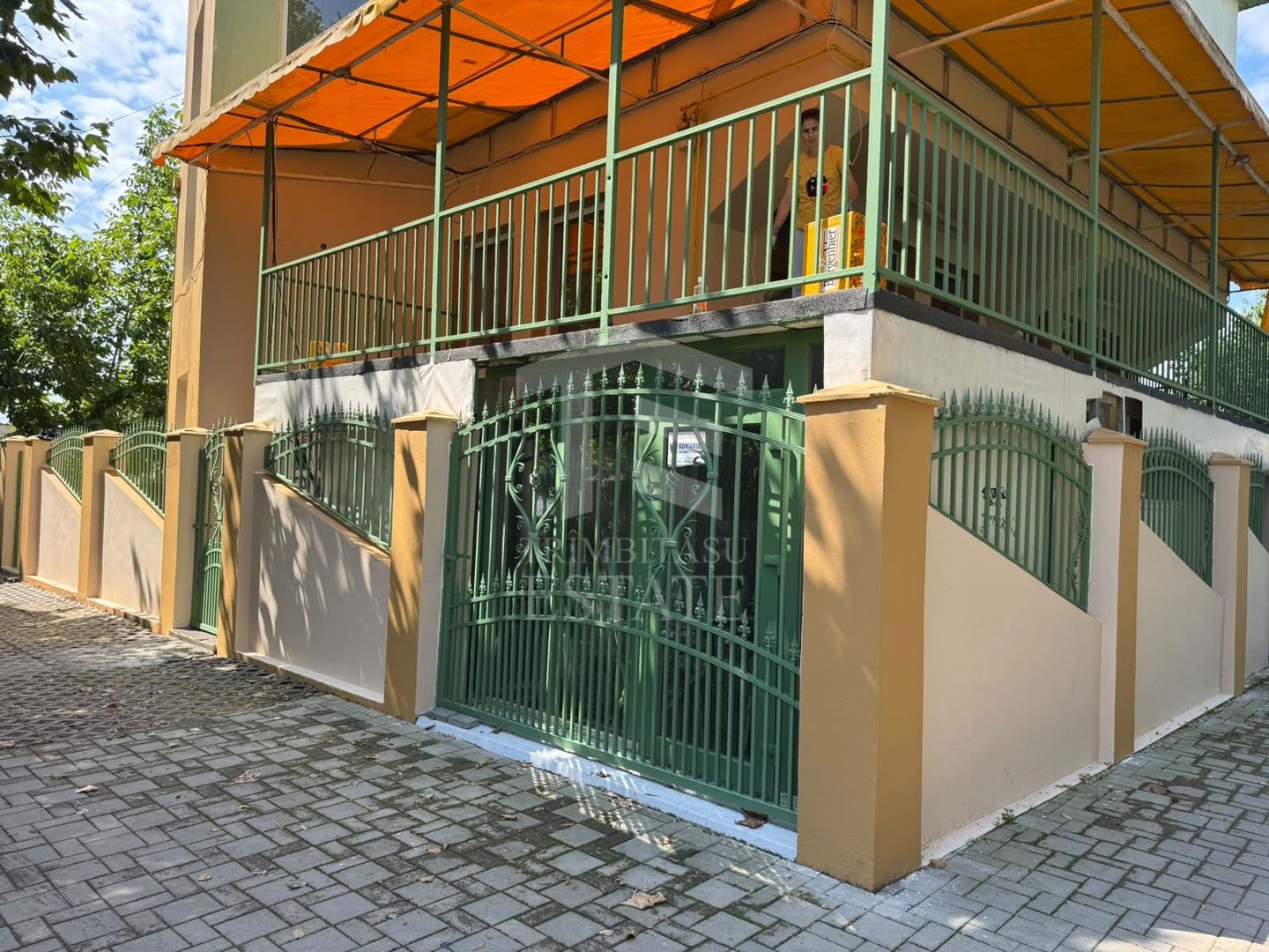 DE INCHIRIAT - SPATIU COMERCIAL CHIAR IN FATA PRIMARIEI SNAGOV - Poză 3