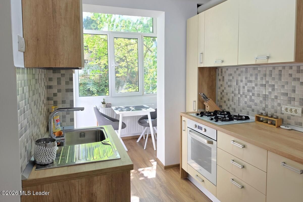 Piata Romana, 4 camere 138 MP total, Etaj 2/9, renovat - utilat, liber - Poză 48
