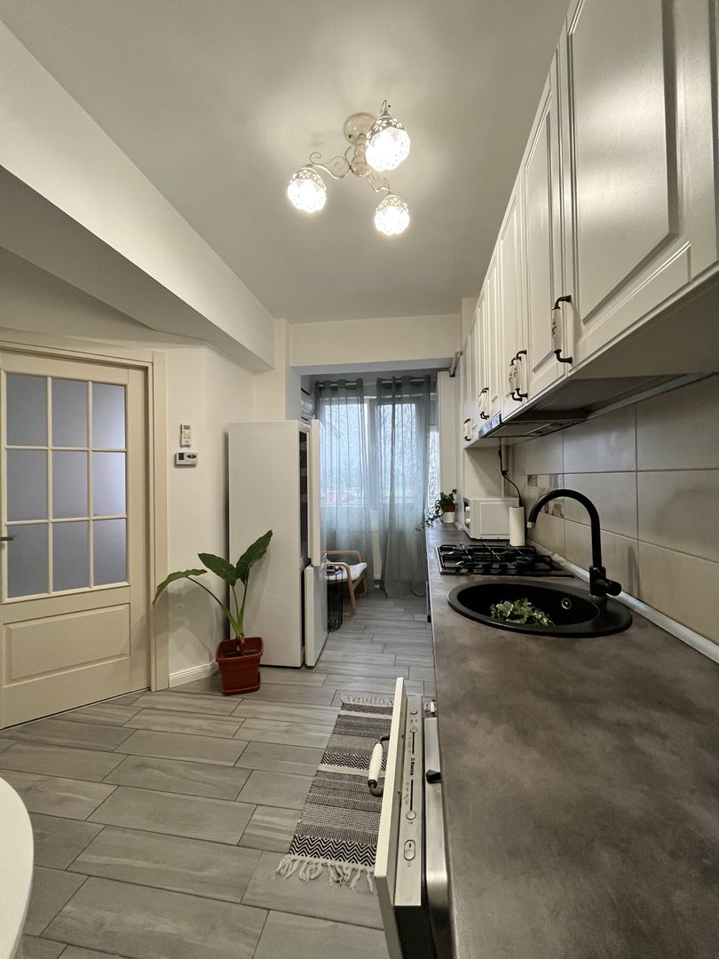 Studio bine compartimentat, parcare, complet mobilat, renovat, mutare imediata - Poză 16