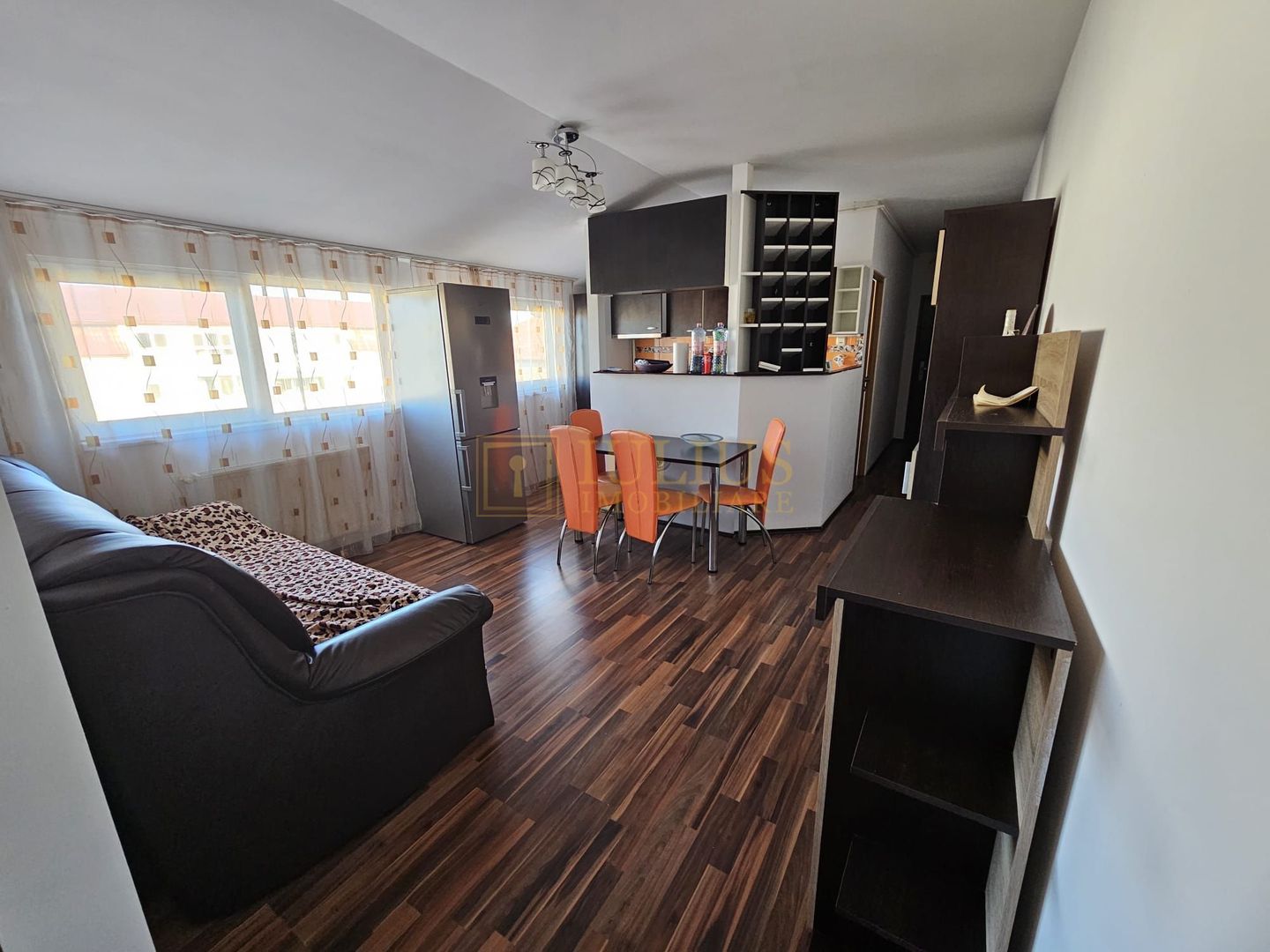 3 camere, zona centrala, centrala proprie, ideal pentru studenti, familie - Poză 10