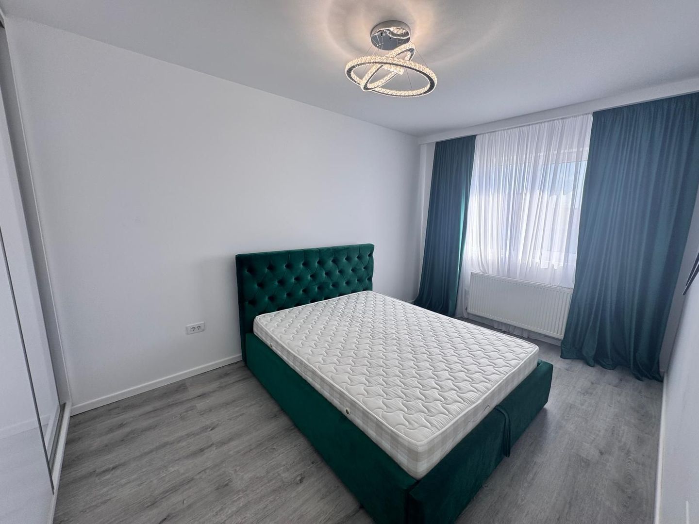 AP. 2 CAMERE - PARCARE INCLUSA, CENTRALA PROPRIE, MOBILAT MODERN - Poză 4