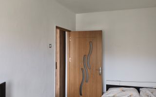 Mic la întreținere, bun la randament: apartament în Orșova - Poză 13