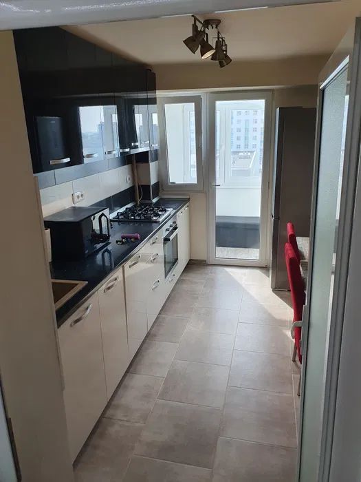 Apartment 3 cam dec Micro 18,et 8/10,renovat - Poză 1