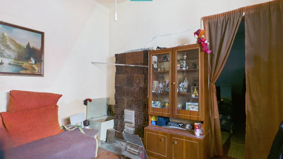 Apartament la curte comună în Aradul Nou - Poză 1