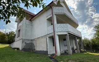 🏡 DE VÂNZARE | CASĂ CU PANORAMĂ SPECTACULOASĂ ȘI TEREN DE 800 mp - Poză 11
