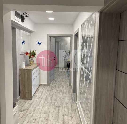 Apartament de Lux cu 2 Camere, Vedere la Bulevard, Zona Unirii-Burebista. - Poză 11