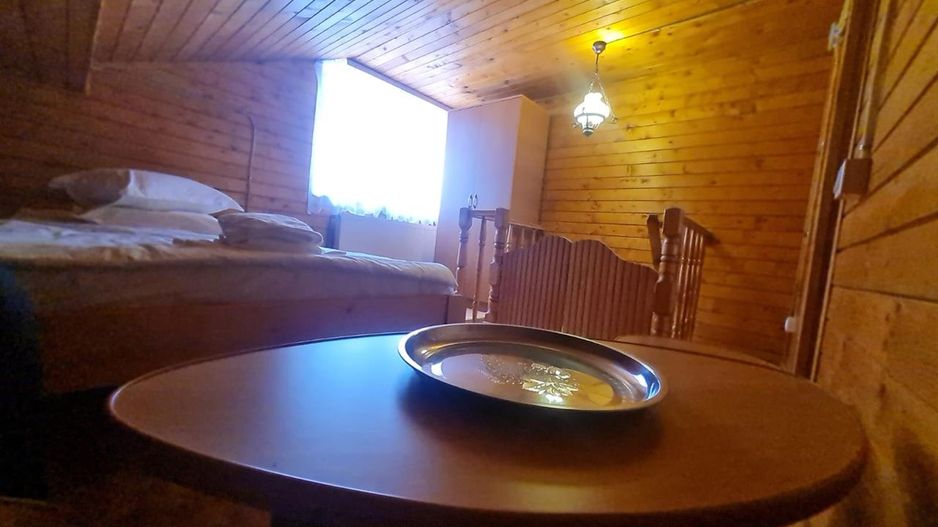Cu 4.200mp teren, Vila cu potential turistic, in inima Predealului - Poză 24