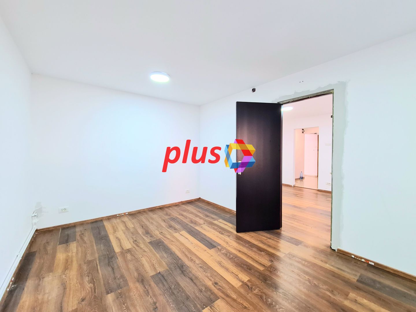 Spatiu comercial cu vad de închiriat Brasov - 106 mp  # plus-imo.ro - Poză 9