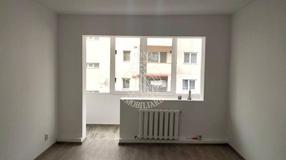 Apartament 2 camere 52mp+balcon-etaj 2-renovat-Zona Andrei Muresanu - Poză 2