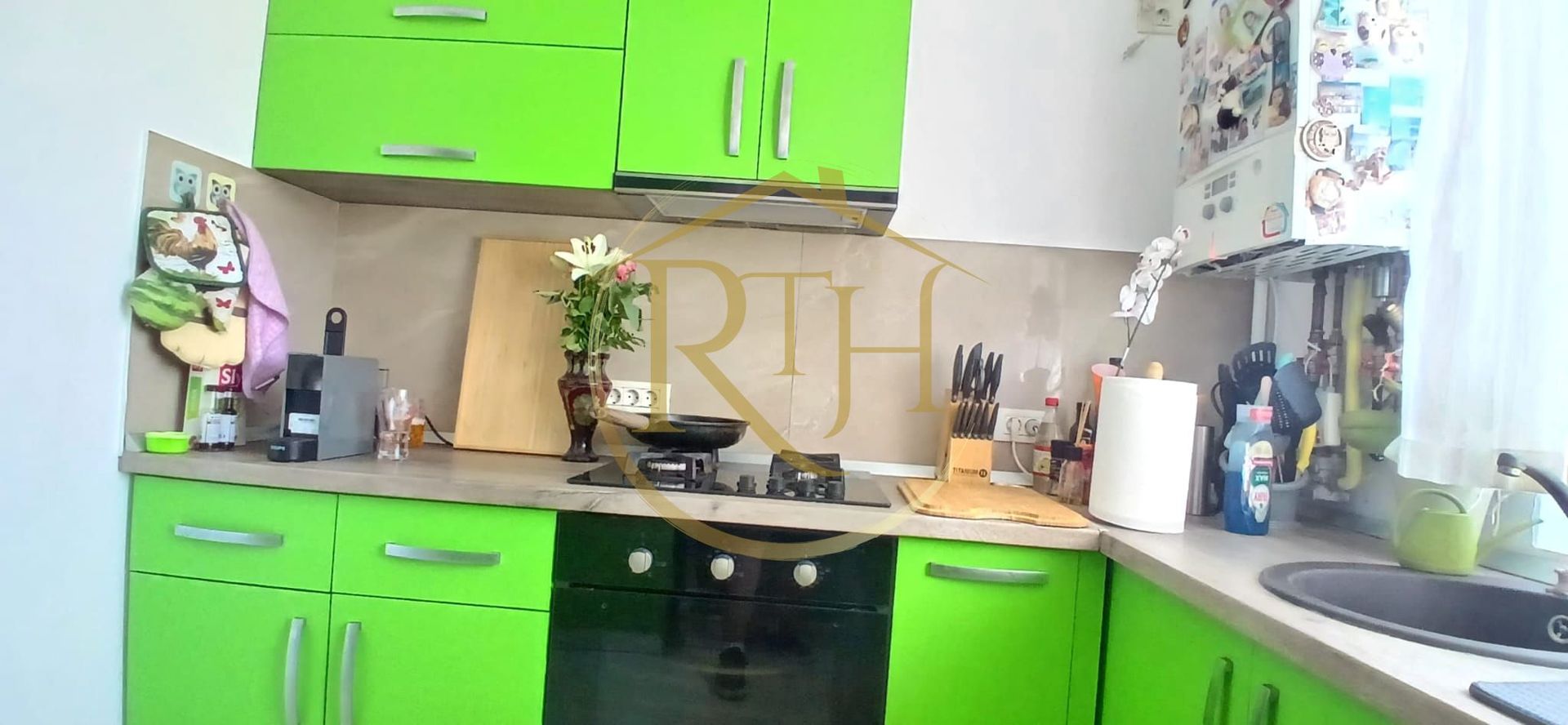 Oferim spre vânzare un apartament deosebit cu 3 camere, în zona Buziașului! - Poză 13