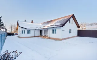 Casă 2015 - 4 dormitoare, 2 băi, 2 bucătării - Poză 22